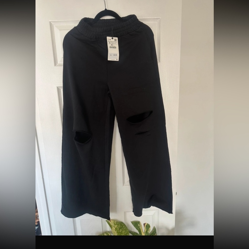 Zara Black Wide-Leg Distressed Sweatpants